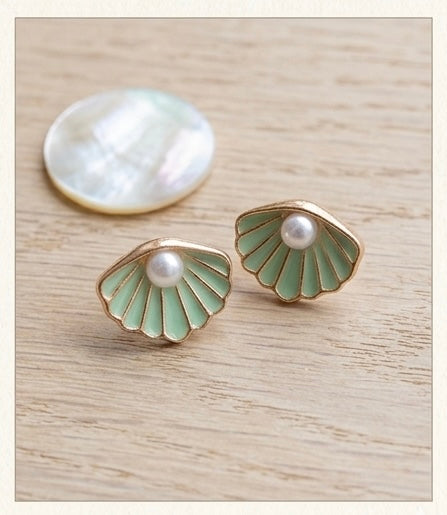 Elegant Sea Shell Pearl Stud Earrings
